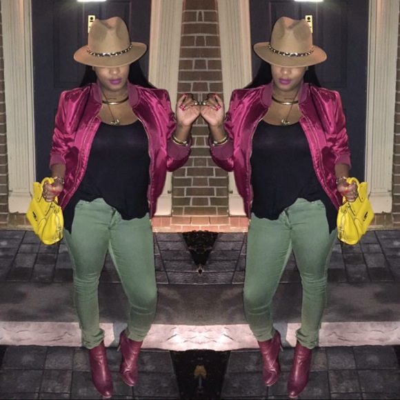 Burgundy Bomber Jacket💋 - Picture 1 of 8